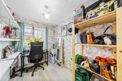 3 bedroom semi-detached house for sale, Fleetwood Close, Great Sankey, WA5