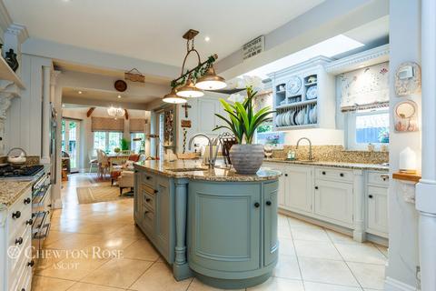 6 bedroom detached house for sale, Larch Avenue, ASCOT