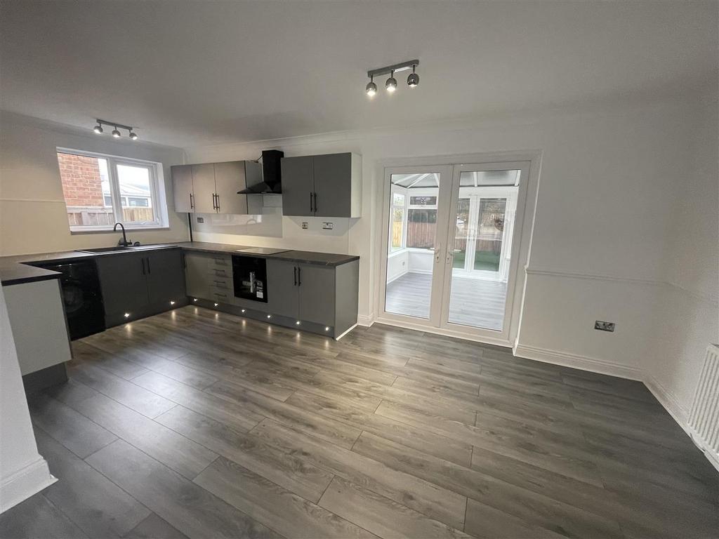 28 pelaw 12.jpg