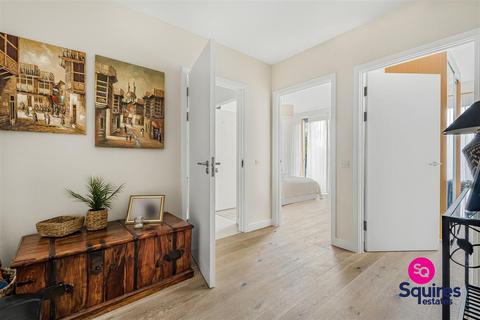 2 bedroom flat for sale, Regiment Hill, Mill Hill, London