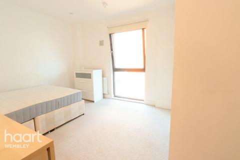 1 bedroom apartment to rent, Fairbanks Court, London