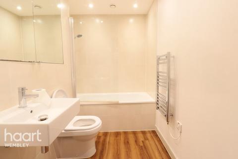 1 bedroom apartment to rent, Fairbanks Court, London