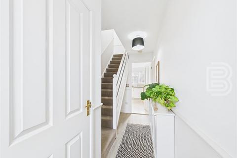 4 bedroom detached house for sale, Pine Close, Lutterworth LE17