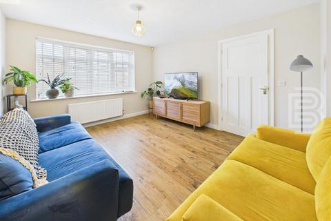 4 bedroom detached house for sale, Pine Close, Lutterworth LE17