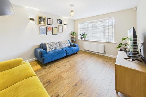 4 bedroom detached house for sale, Pine Close, Lutterworth LE17