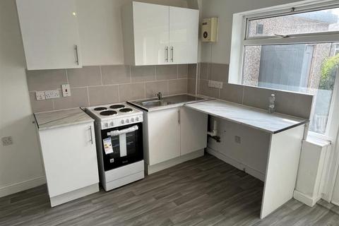 2 bedroom ground floor flat for sale, Carmel Road, Halifax