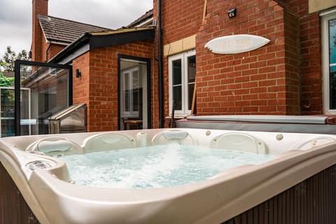4 bedroom detached house for sale, Maltings Field, Milton Keynes MK19