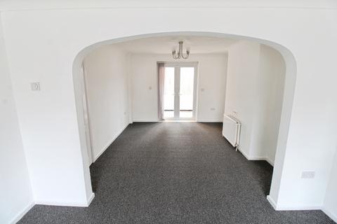 3 bedroom semi-detached house to rent, Franklyn Crescent, Peterborough PE1