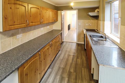 3 bedroom semi-detached house to rent, Franklyn Crescent, Peterborough PE1