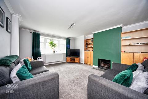 undefined, Redwood Drive, Luton, Bedfordshire, LU3