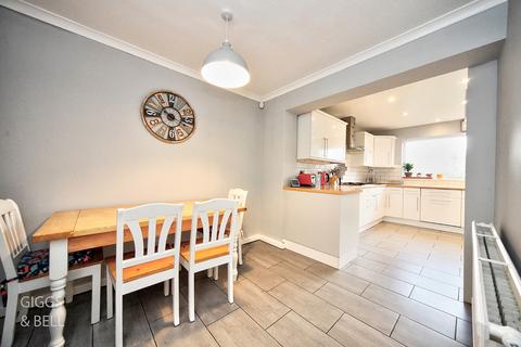 undefined, Redwood Drive, Luton, Bedfordshire, LU3
