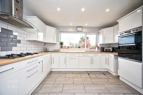 undefined, Redwood Drive, Luton, Bedfordshire, LU3
