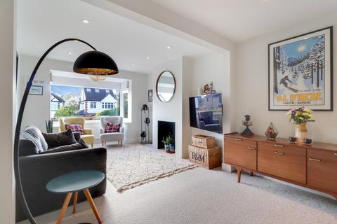 66 Shepherds Lane, Guildford, GU2 9SW