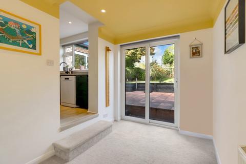 66 Shepherds Lane, Guildford, GU2 9SW