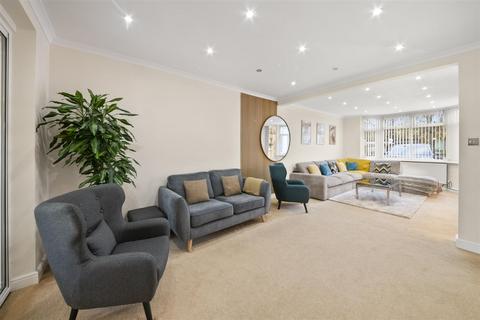 undefined, Westbrook Road, Hounslow TW5