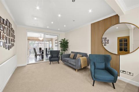 undefined, Westbrook Road, Hounslow TW5