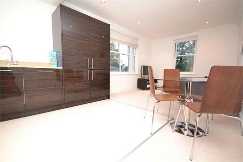 2 bedroom apartment to rent, Cambridge Park, East Twickenham