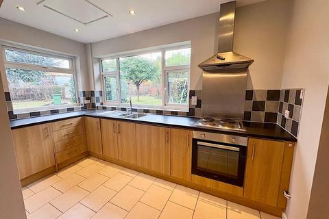 3 bedroom semi-detached house to rent, 90 Mytton Oak Road, Shrewsbury