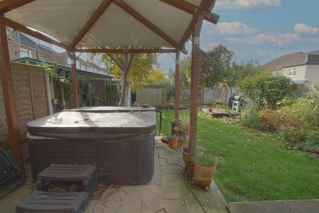 PATIO.jpg