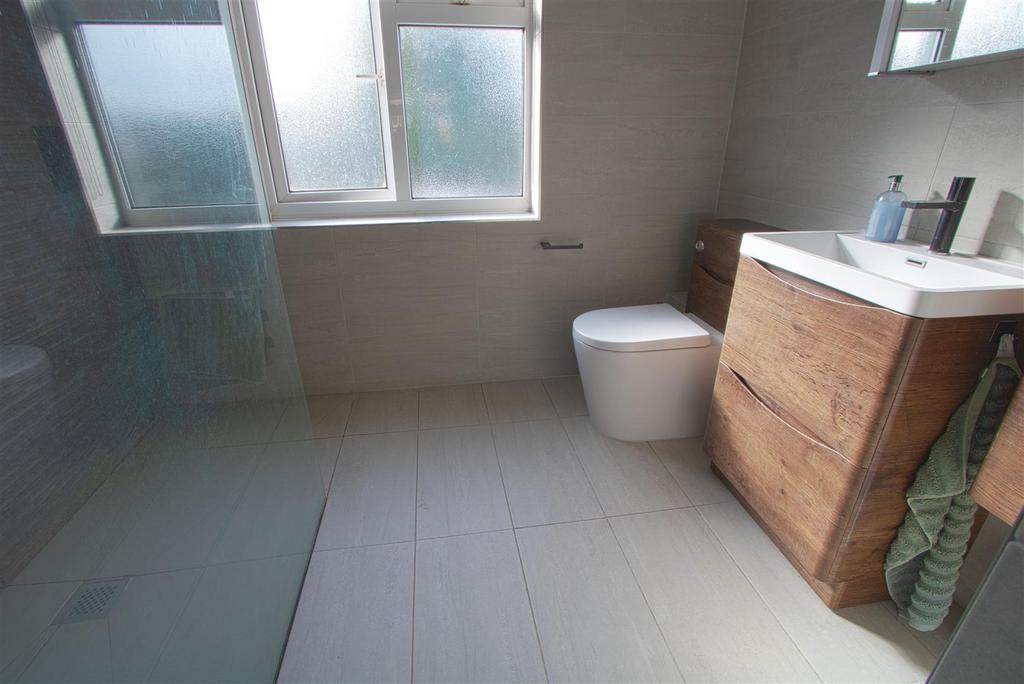 ENSUITE.jpg