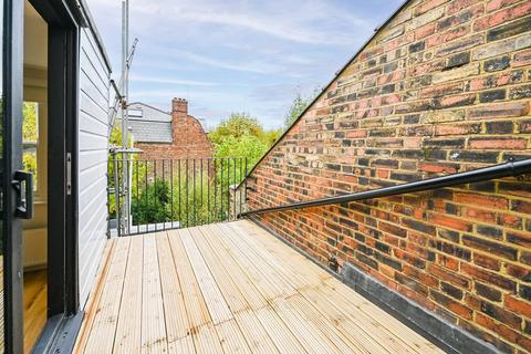 Tetherdown, Muswell Hill, London, N10