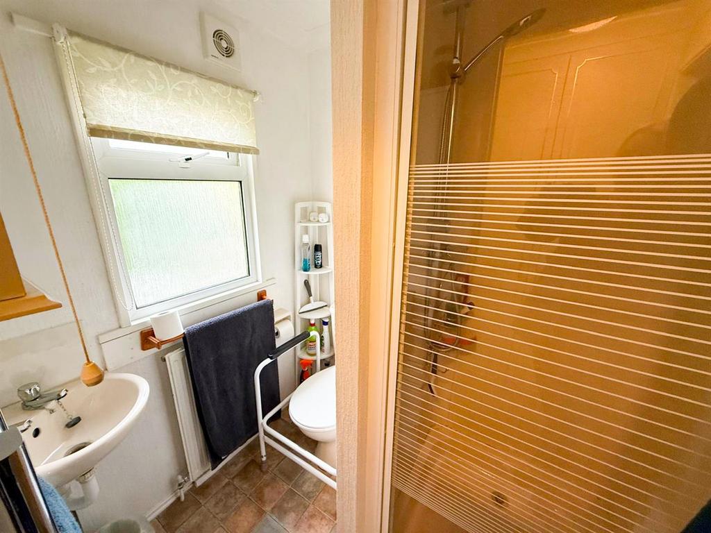 2 bed park home. Silsden