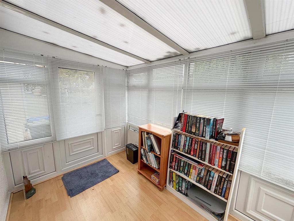 2 bed park home. Silsden