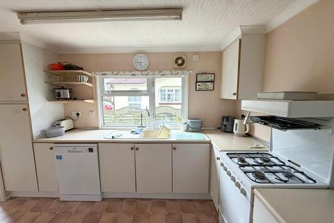 undefined, Cringles, Silsden