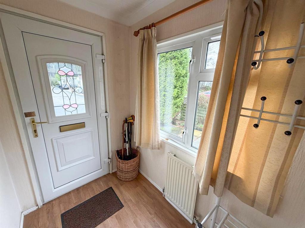 2 bed park home. Silsden