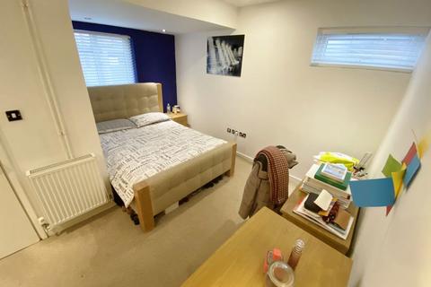 1 bedroom in a house share to rent, Room 8, Aldermans Drive, Peterborough, PE3 6AR