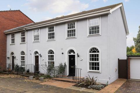 3 bedroom end of terrace house for sale, Belgrave Close, Hersham, Walton-on-Thames, KT12