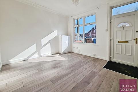 2 bedroom end of terrace house to rent, Charlotte Street, Portwood, Stockport, SK1