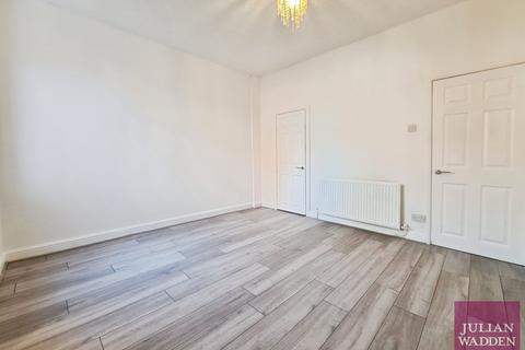 2 bedroom end of terrace house to rent, Charlotte Street, Portwood, Stockport, SK1