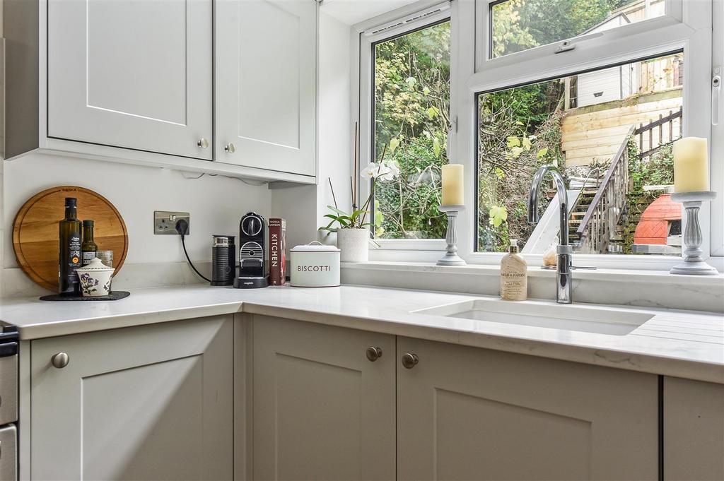 Sketch Ph28 6282258.jpg