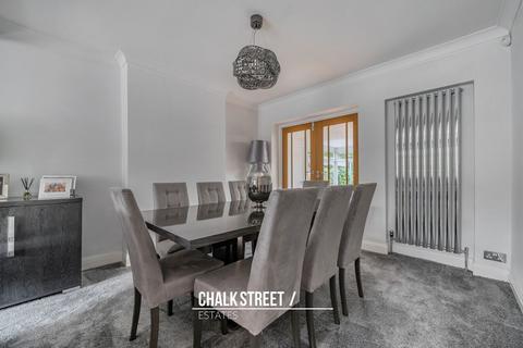undefined, Slewins Lane, Hornchurch, RM11