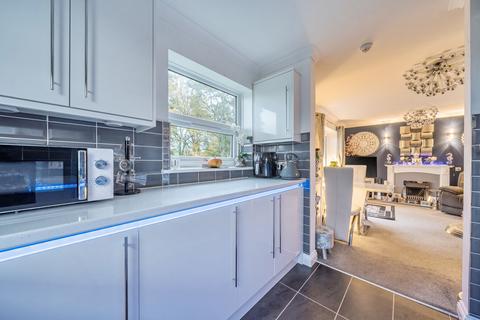 2 bedroom flat for sale, Lymington Bottom, Four Marks, Alton, Hampshire, GU34