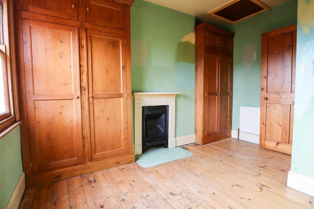 Bedroom 1.jpg