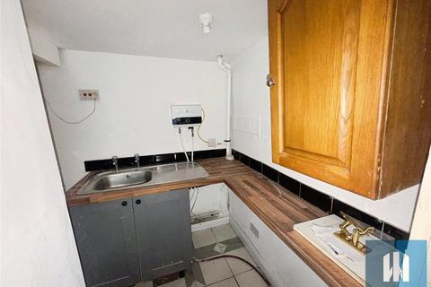 Studio to rent, Blackhouse Road, Fartown, Huddersfield, HD2