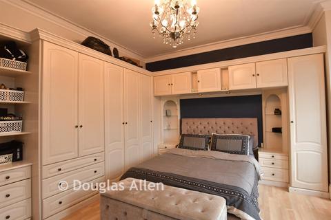 5 bedroom terraced house for sale, Colchester Road, Leyton