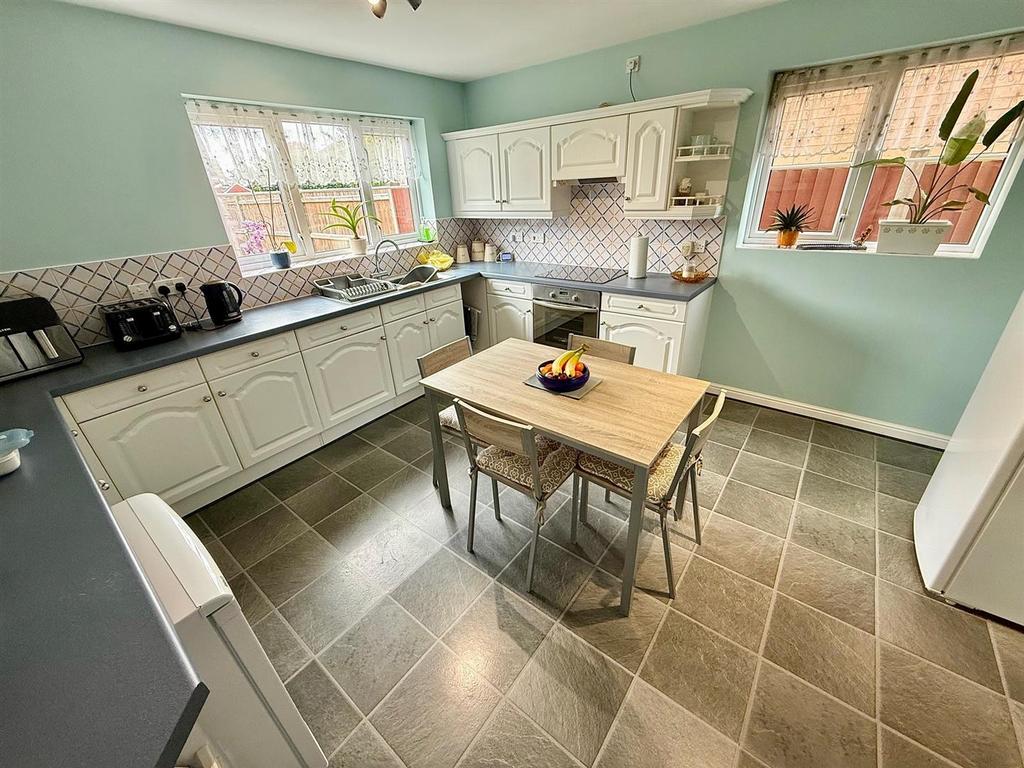 Kitchen/Breakfast Room