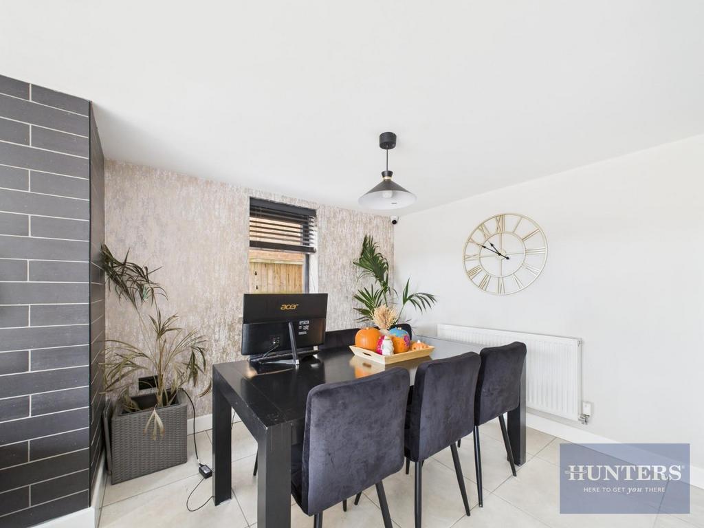 Kitchen / Living Area