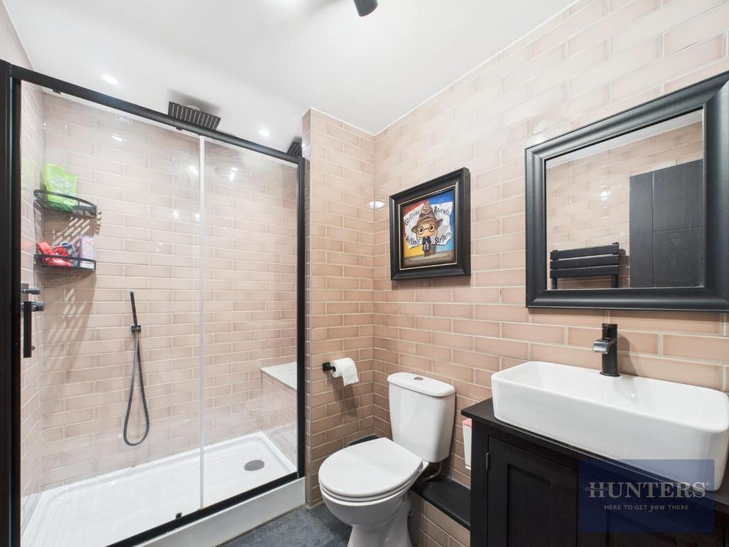 GF Shower Room