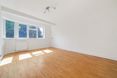 undefined, East Walk, East Barnet, Barnet, EN4