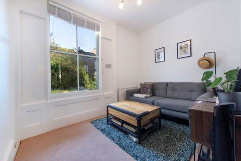 2 bedroom flat for sale, Mildmay Road, London N1