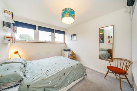 2 bedroom flat for sale, Brayards Road Estate, London SE15