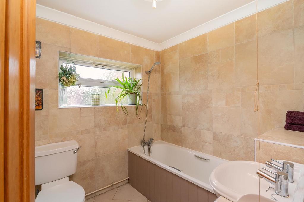 0 W1 SSE - Bathroom C.jpg