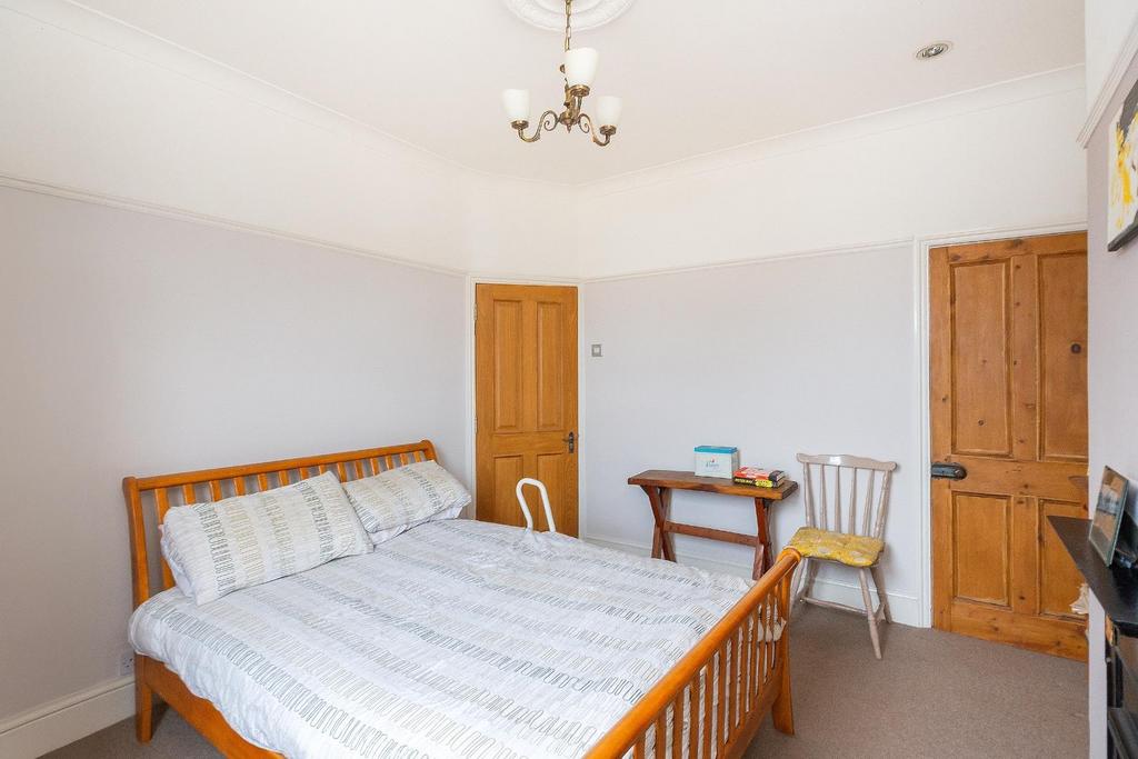 0 W1 SSE - Bedroom C.jpg