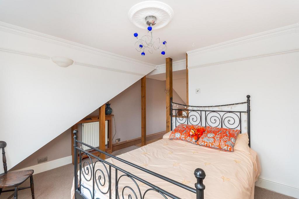 0 W1 SSE - Bedroom K.jpg