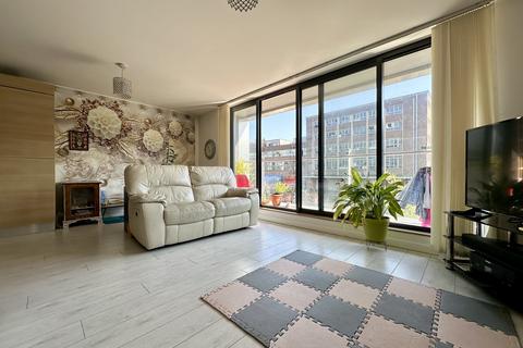 undefined, Robinson Bank, Geoffrey Watling Way, NR1