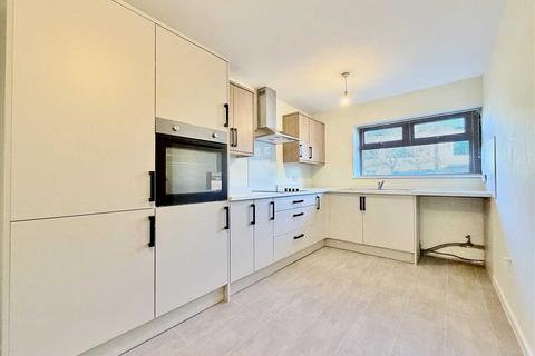 3 bedroom maisonette to rent, Madden Road, Plymouth